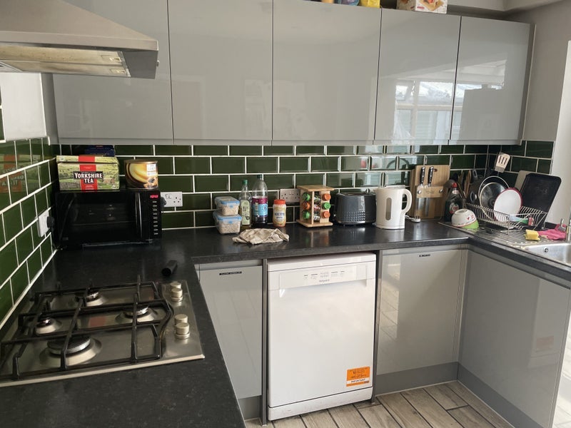 Room Exmoor Close in Chelmsford