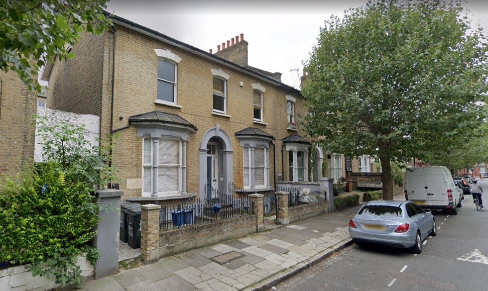 Flat Goulton Road in Greater London