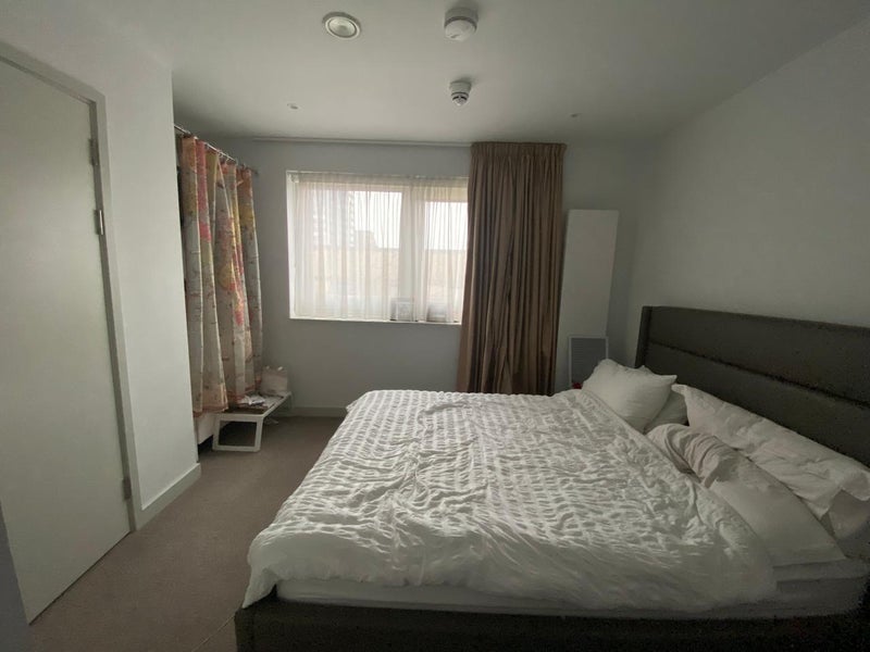 Room Ash Avenue in Greater London