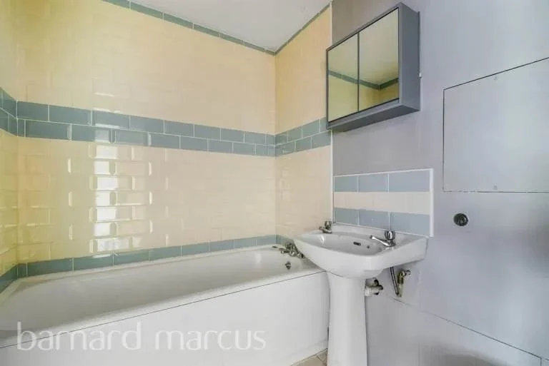 House Huntingdon Close in Greater London