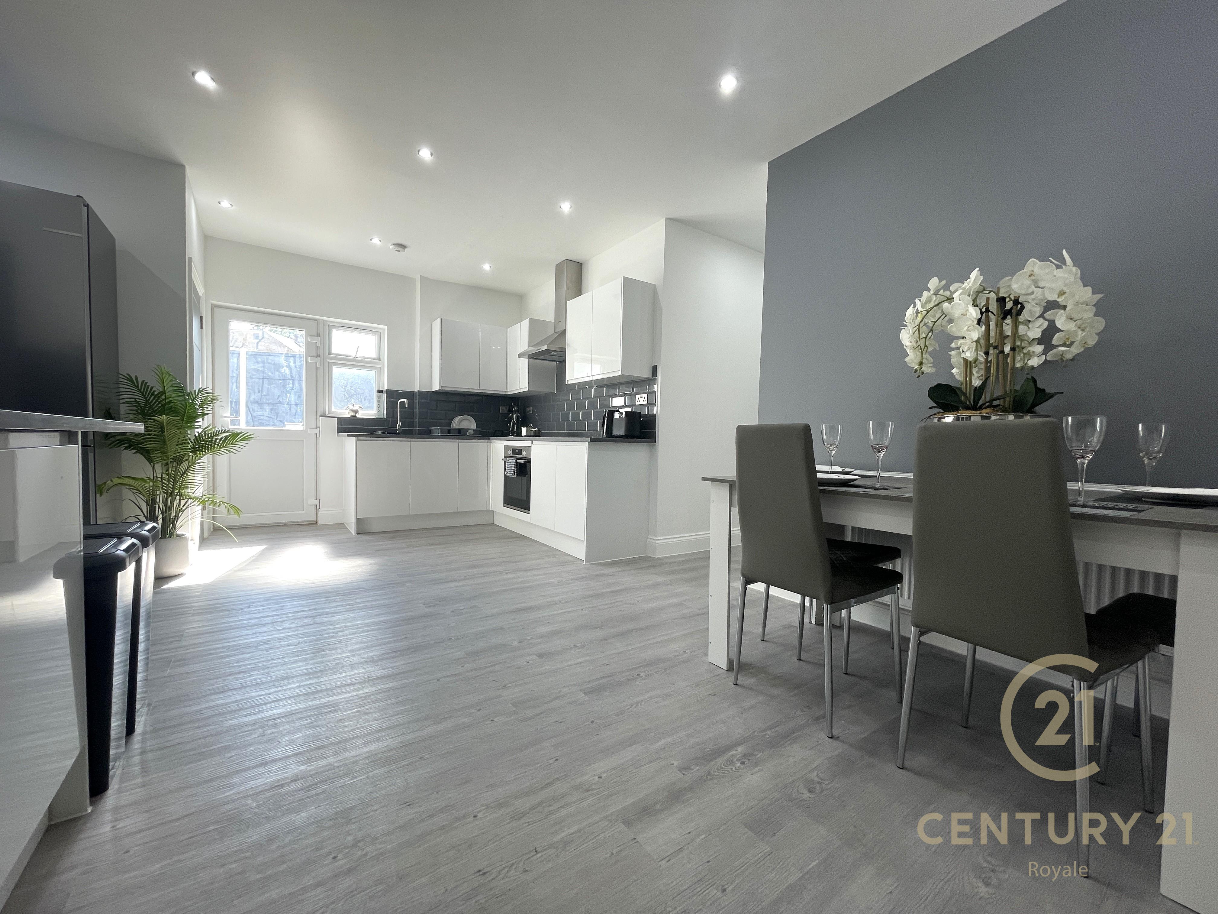Room Hill Crescent in Greater London