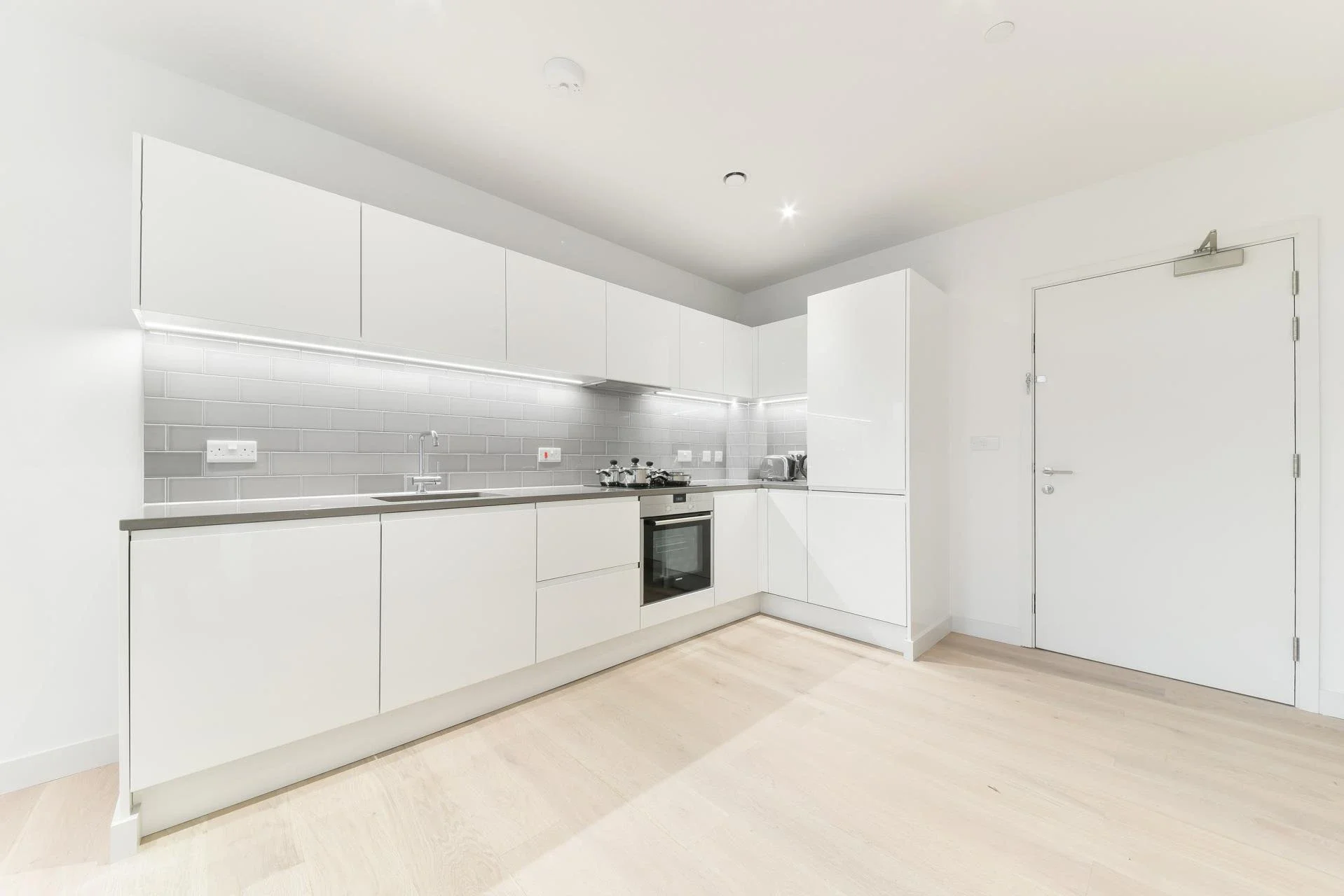 Flat Starboard Way in Greater London