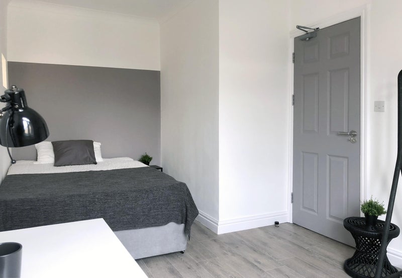Room Boswell Road in Greater London