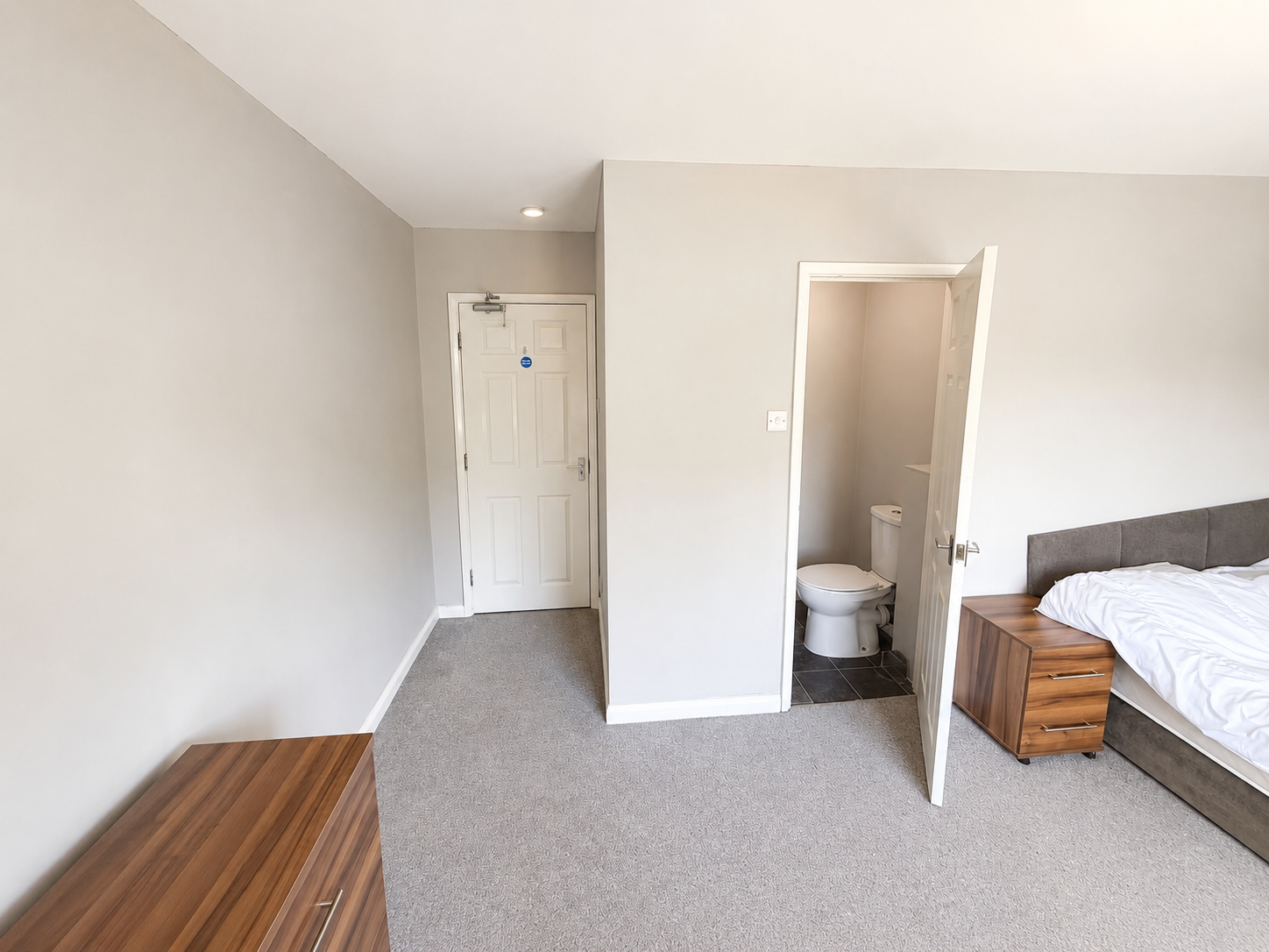 Room Carr House Road in Doncaster