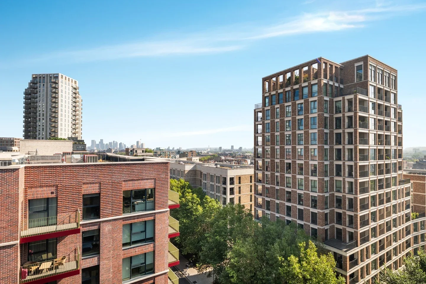 Flat Sayer Street in Greater London