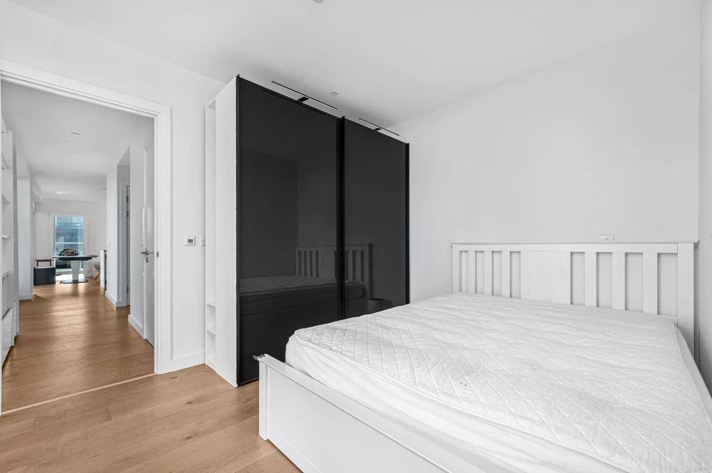Flat Sayer Street in Greater London