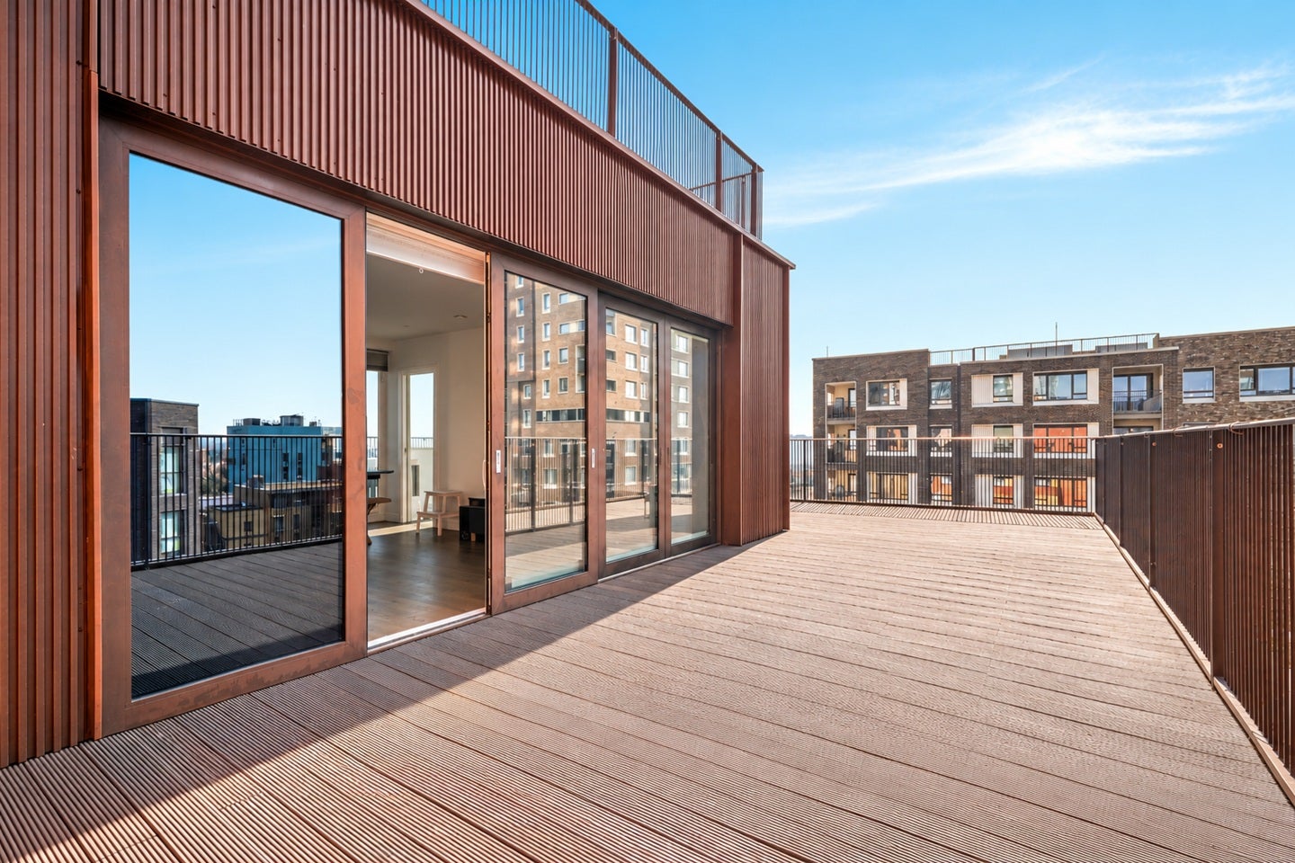 Flat Sayer Street in Greater London