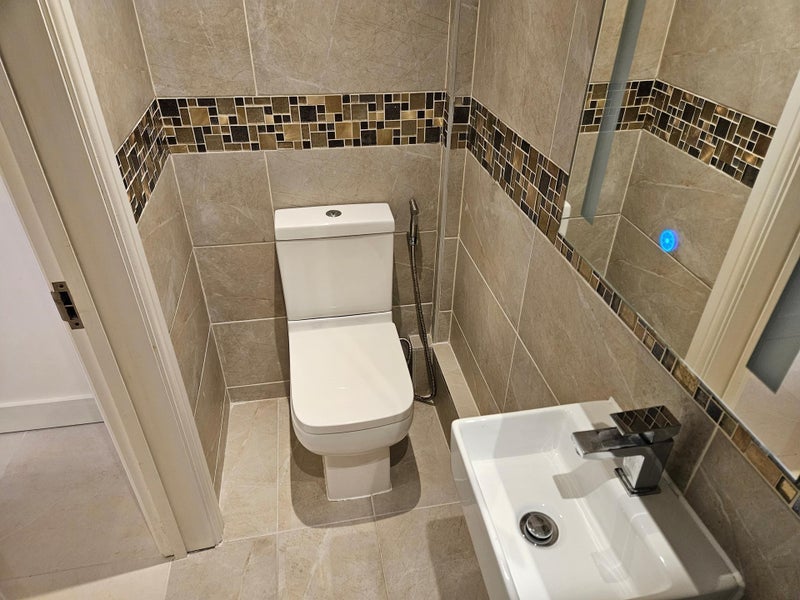 Flat Knighton Close in Greater London