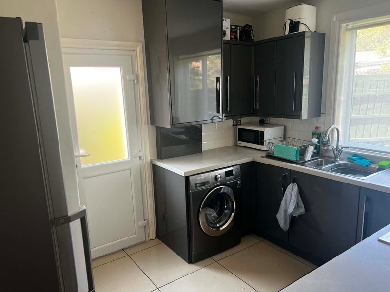 Room Easter Drylaw Avenue in City of Edinburgh