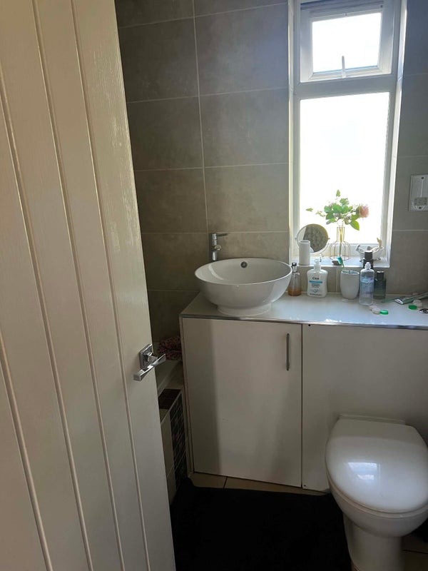 Room Easter Drylaw Avenue in City of Edinburgh