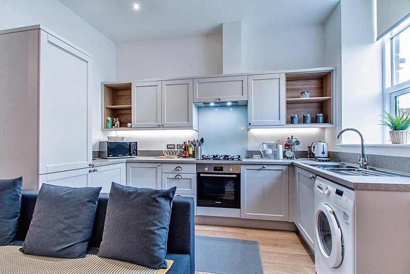 Room Silver Royd Hill in Leeds