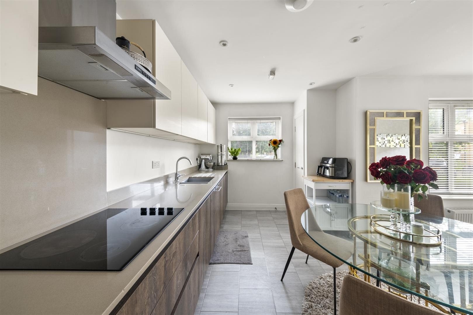 Flat Heston Road in Greater London