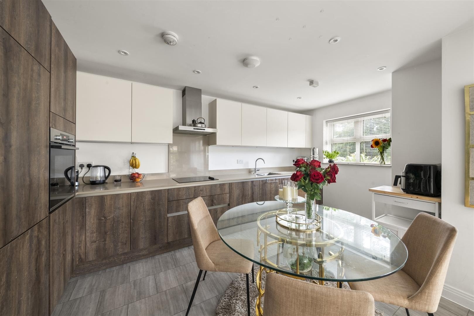 Flat Heston Road in Greater London