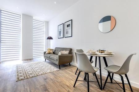 Flat North Star Avenue in Swindon