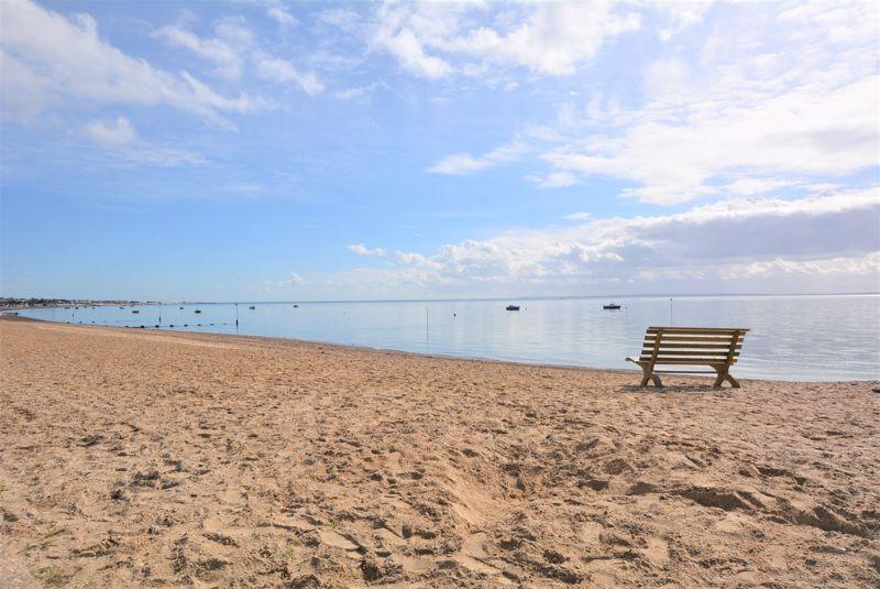 Flat Eastern Esplanade in Southend-on-Sea