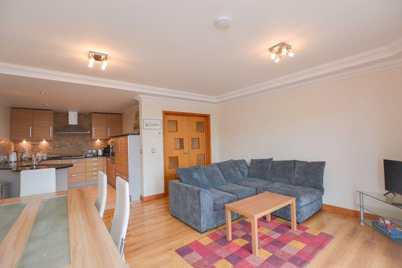 Flat Eastern Esplanade in Southend-on-Sea