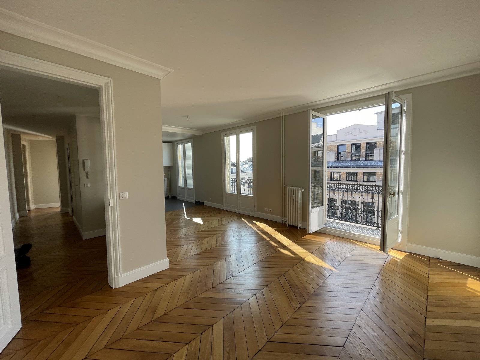 Flat Rue Victor Massé in Paris