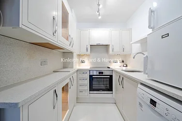 Flat Ashfield Lane in Greater London