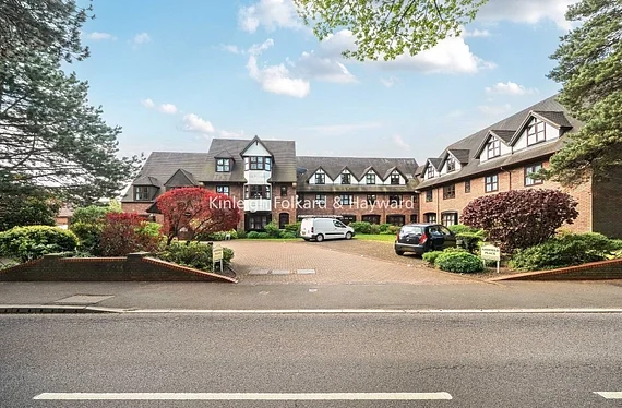 Flat Ashfield Lane in Greater London