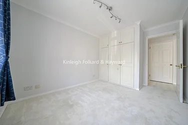 Flat Ashfield Lane in Greater London