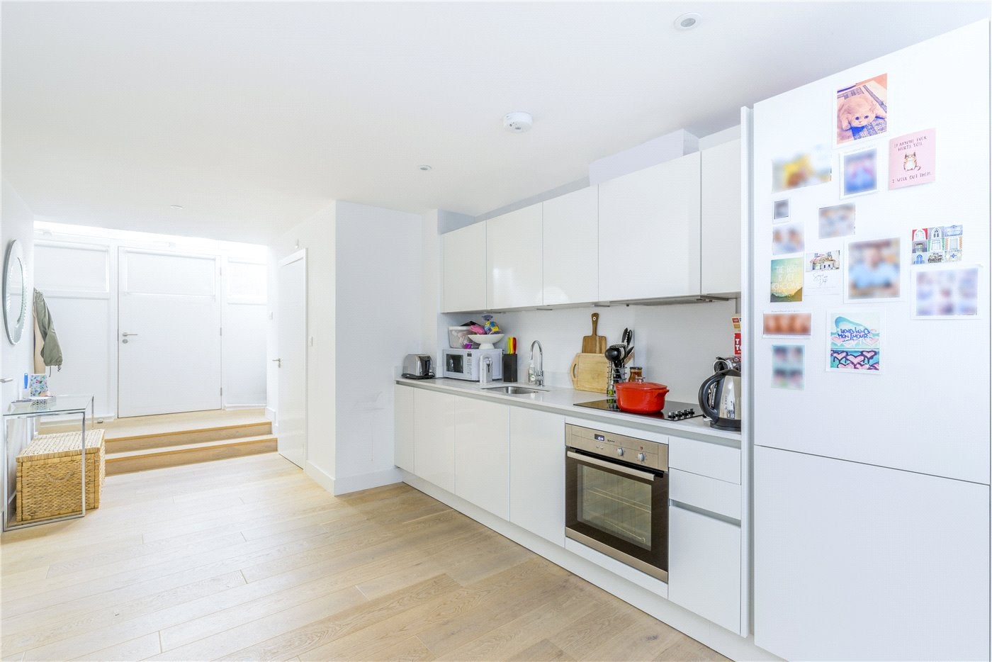 Flat Clyde Square in Greater London