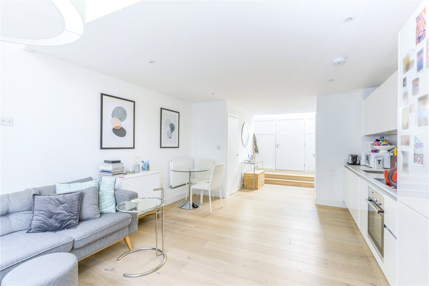 Flat Clyde Square in Greater London