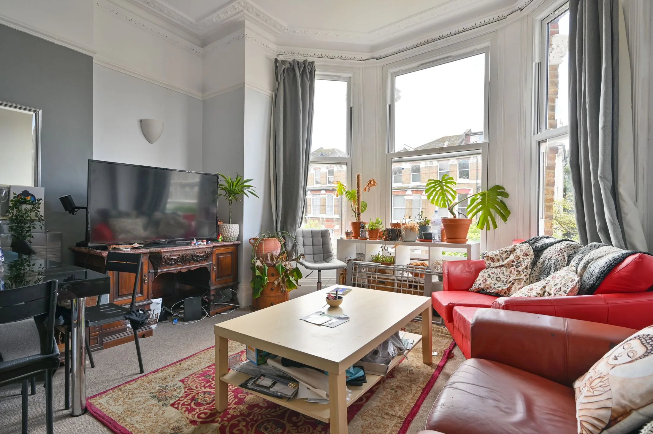 Flat Tierney Road in Greater London