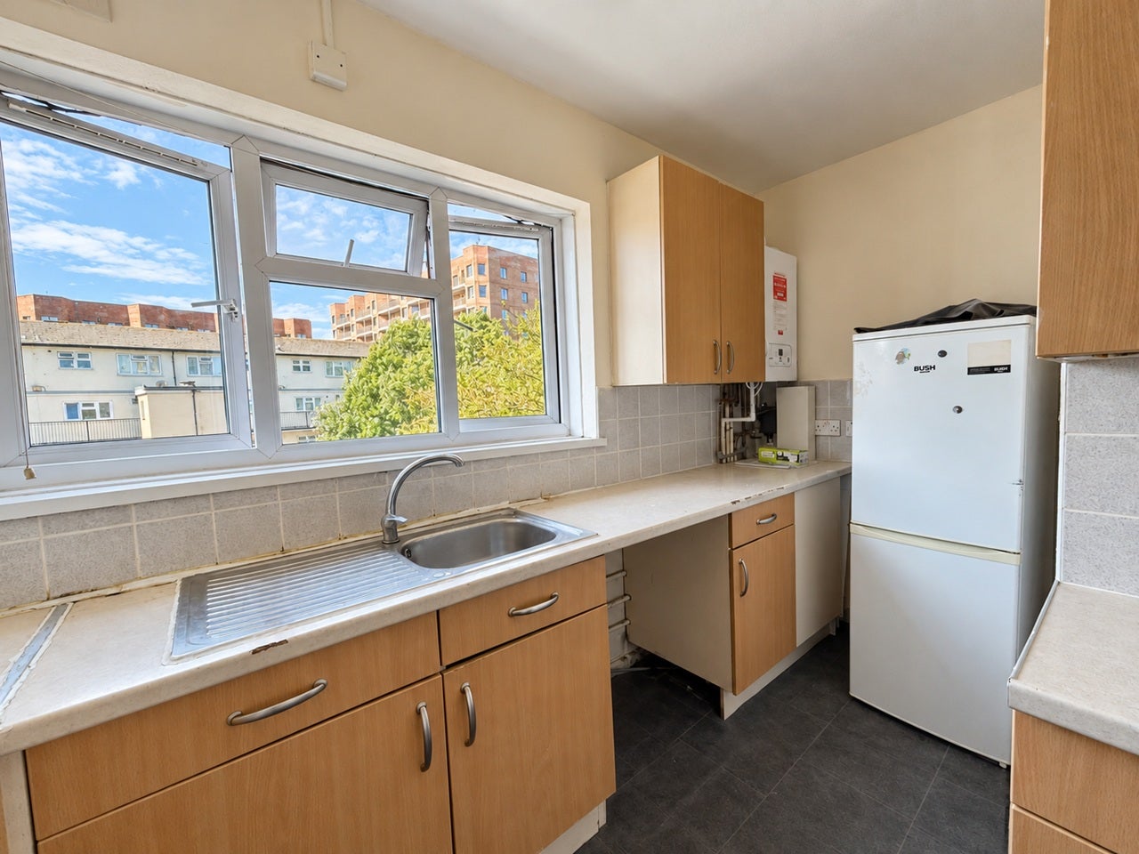 Flat Haldane Road in Greater London