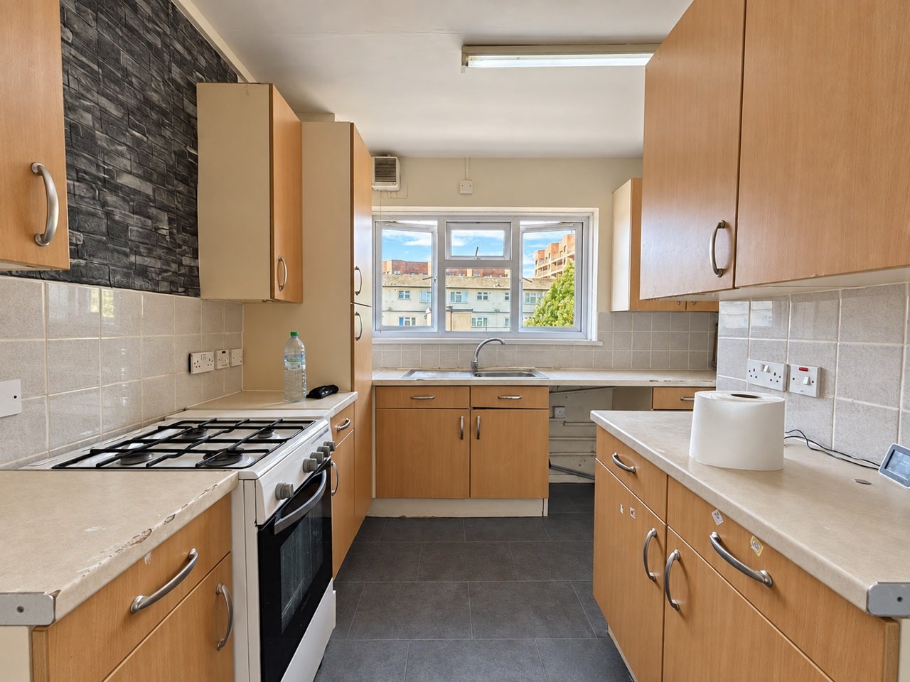 Flat Haldane Road in Greater London