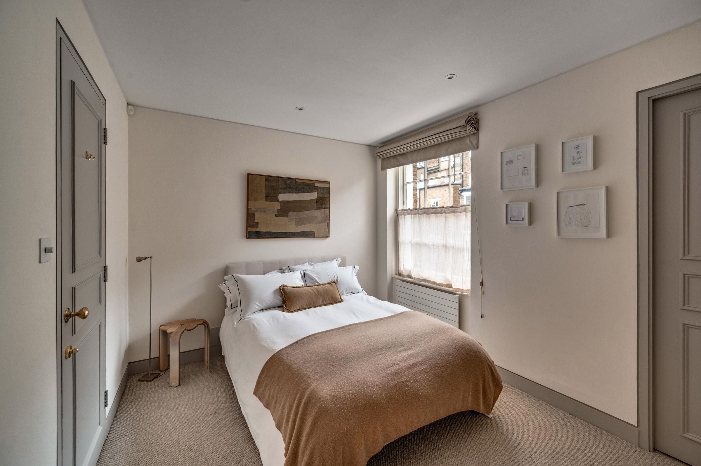 Flat Portobello Road in Greater London