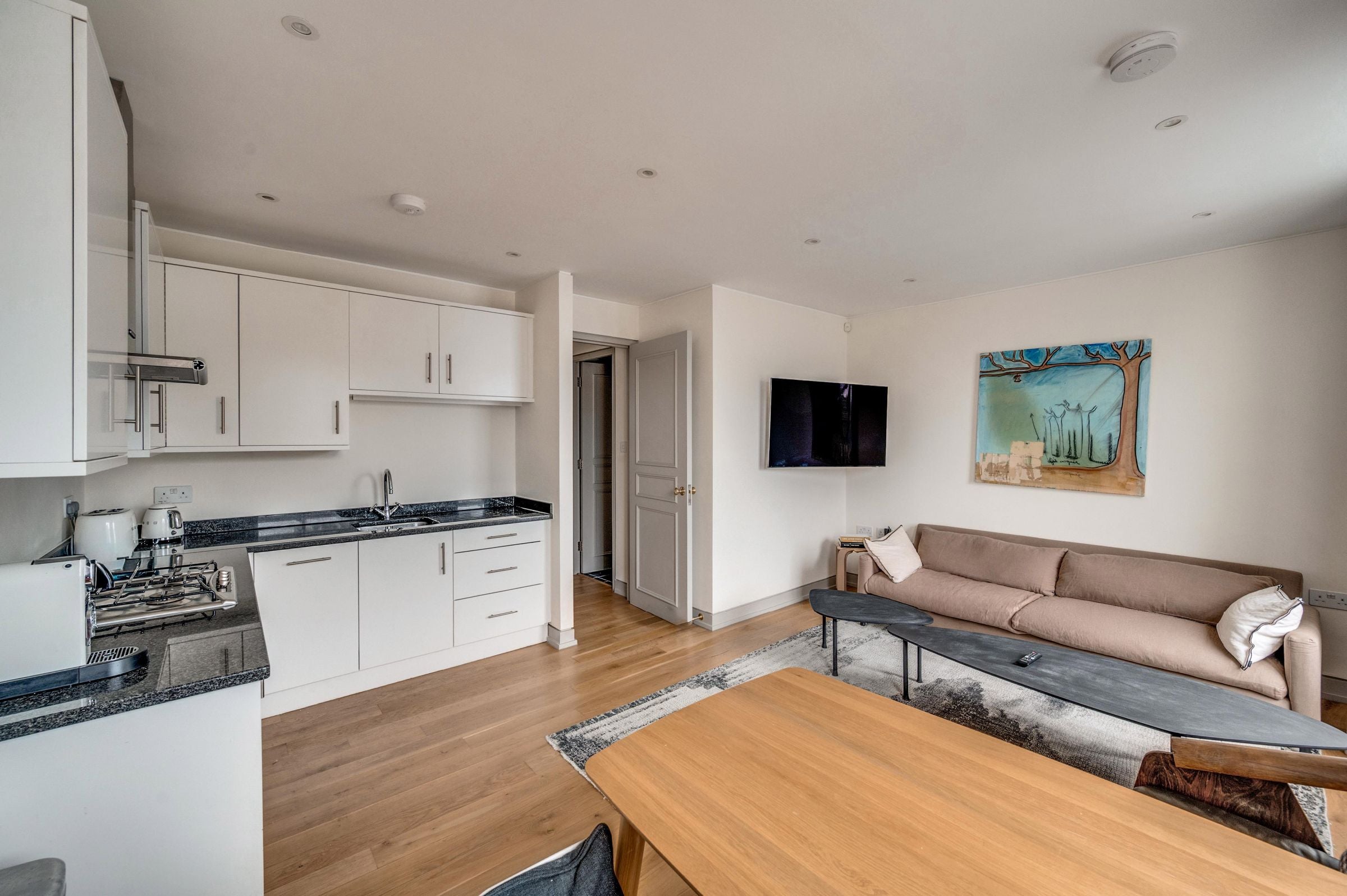 Flat Portobello Road in Greater London