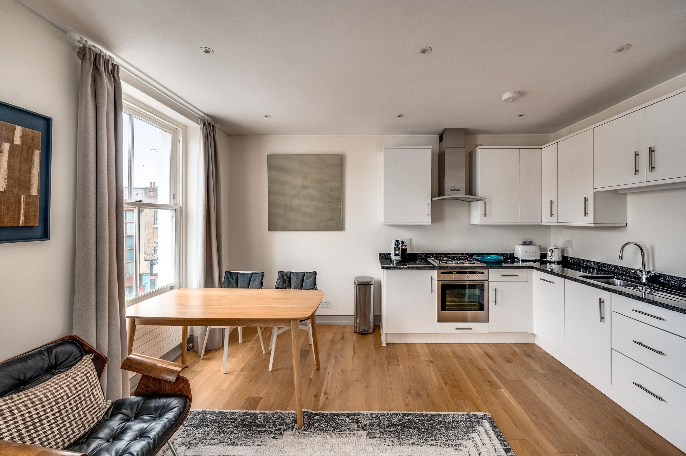 Flat Portobello Road in Greater London
