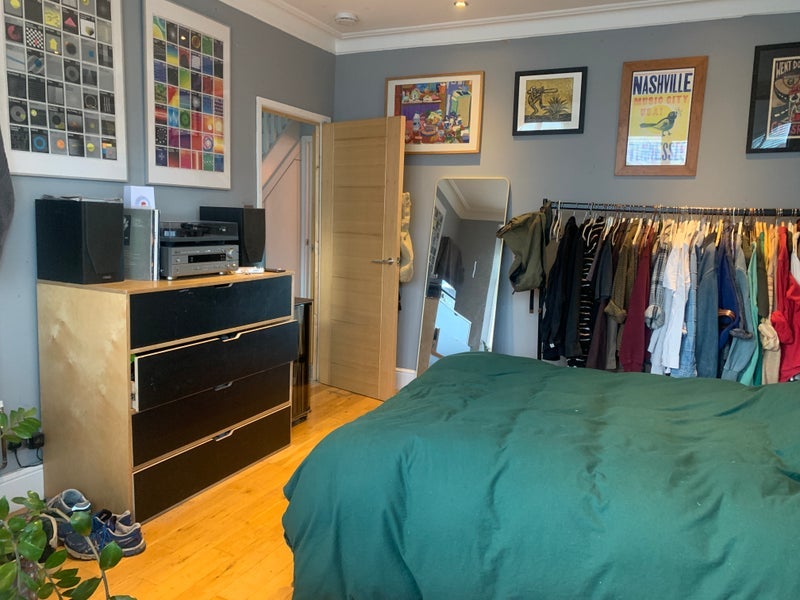 Room Oakdale Road in Greater London