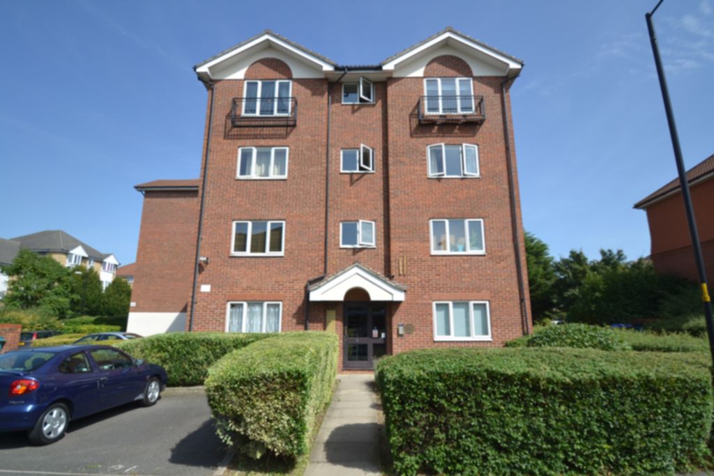 Flat Sheppard Drive in Greater London