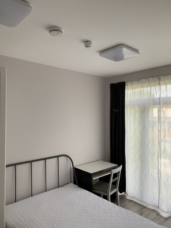 Room Cleveley Crescent in Greater London