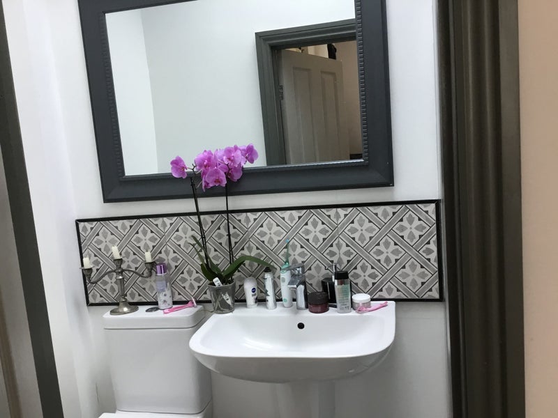 Room Cleveley Crescent in Greater London