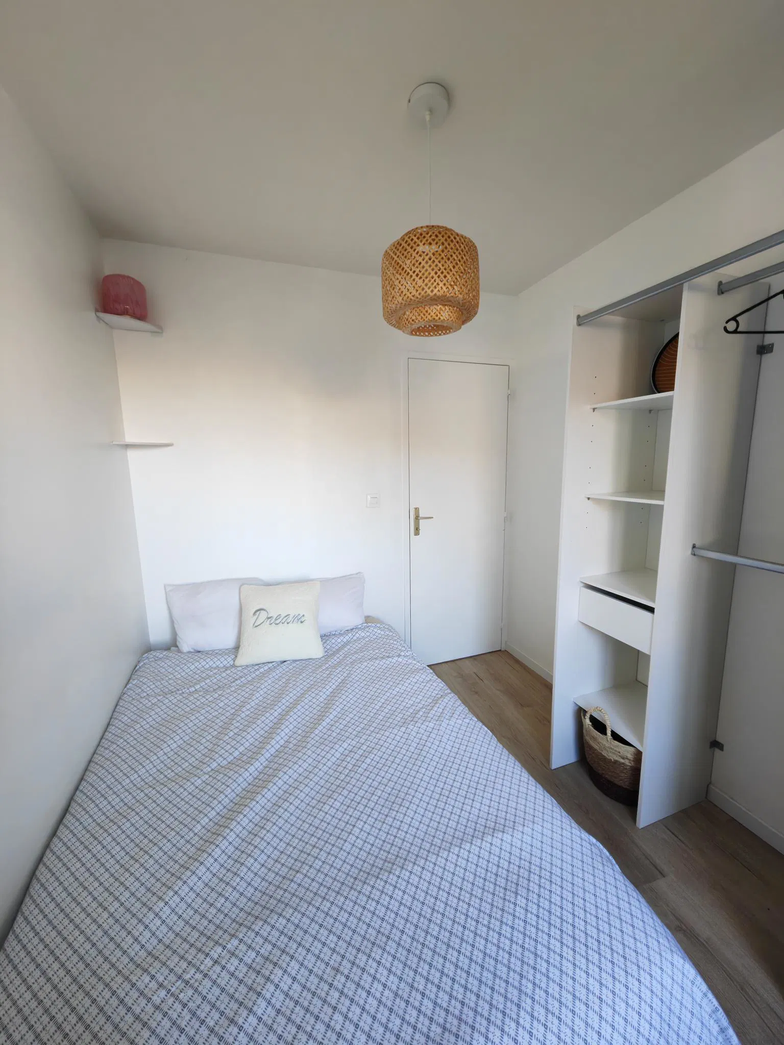 Chambre Boulevard Combes Marnes à Corbeil-Essonnes