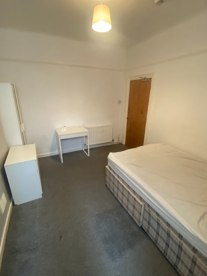 Room Whitchurch Road in Cardiff