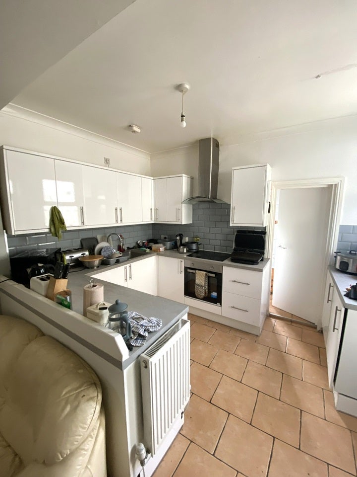 Room Whitchurch Road in Cardiff