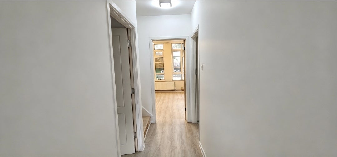 Flat South Lodge Avenue in Greater London