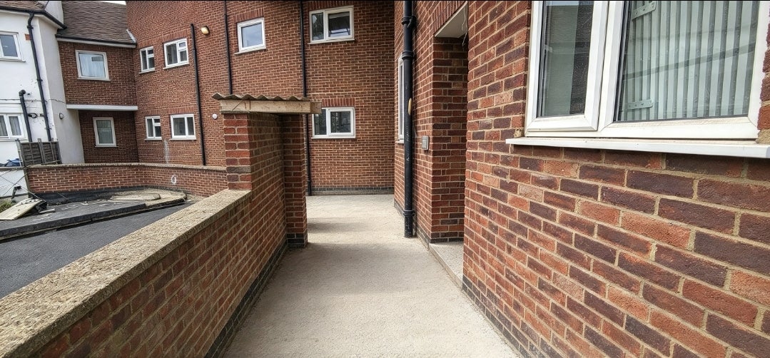 Flat South Lodge Avenue in Greater London