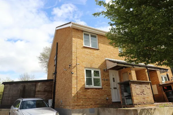 Flat Hazelwood Close in Tunbridge Wells