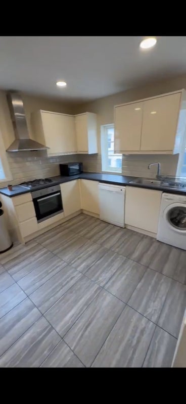 Room Lavender Hill in Greater London