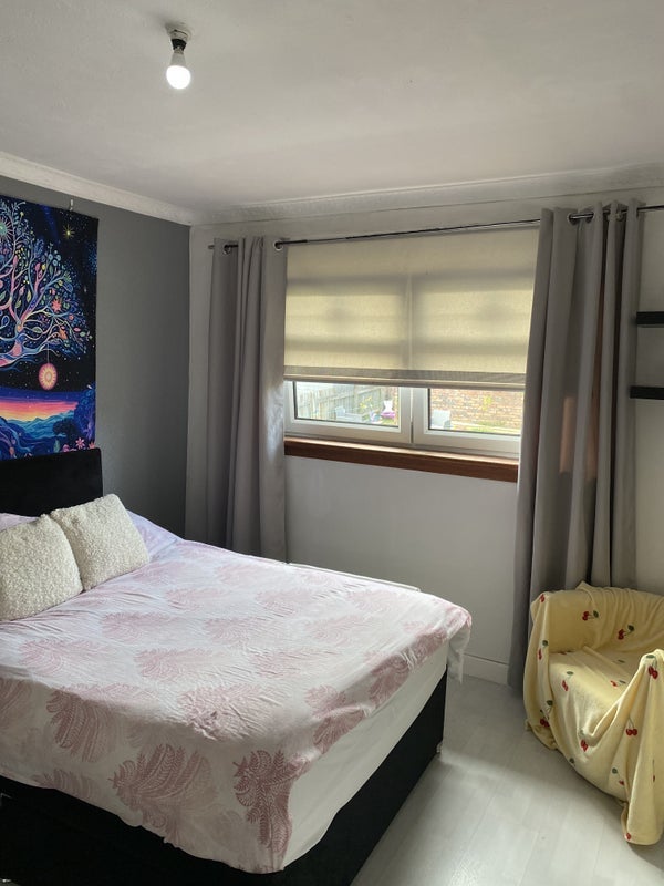 Room Galloway Drive in Rutherglen