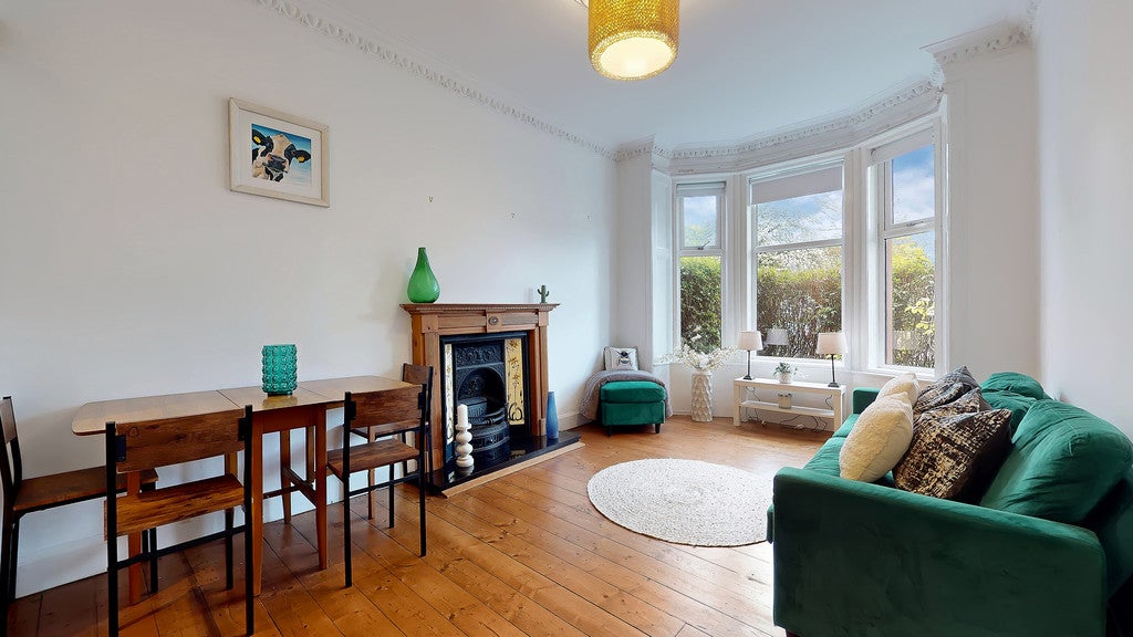 Flat Dumbarton Road in Glasgow