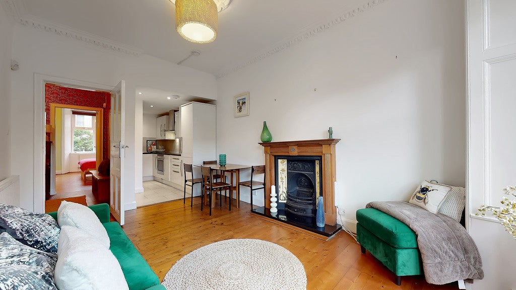 Flat Dumbarton Road in Glasgow
