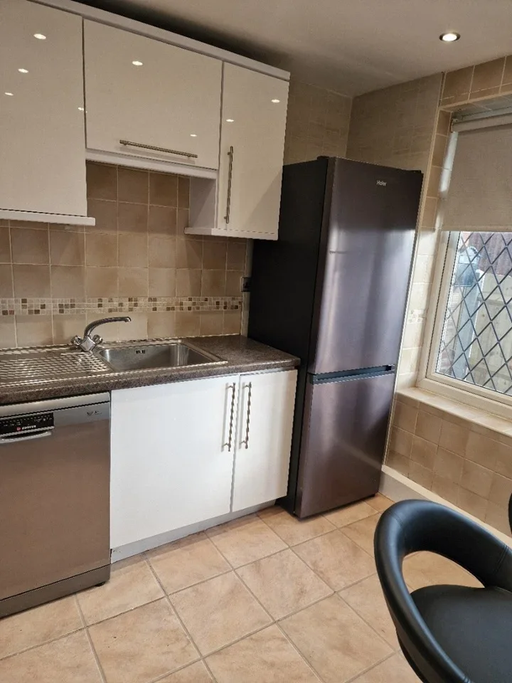 Room Churchfield Road in Houghton Regis