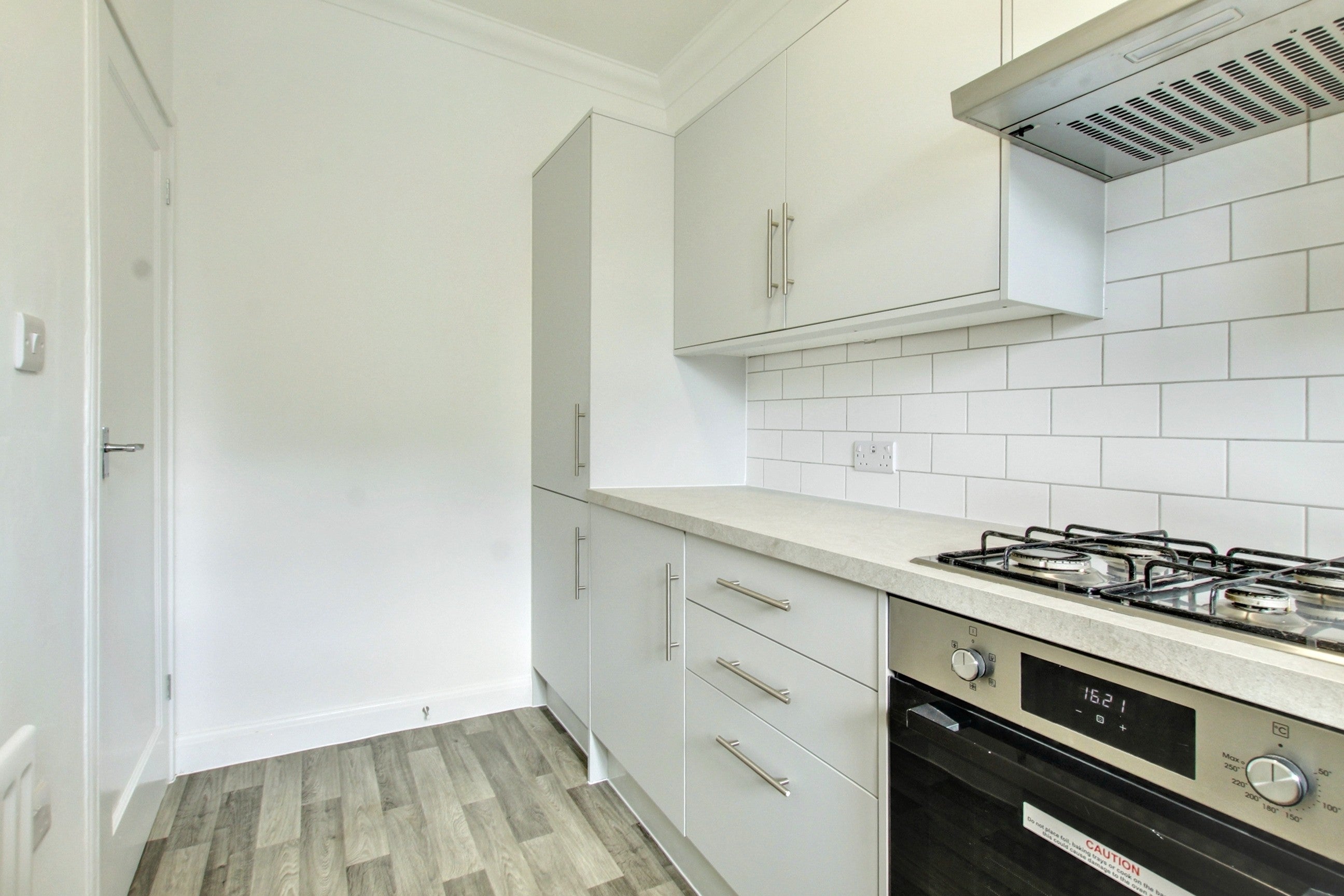 Flat Park Hall Road in Greater London