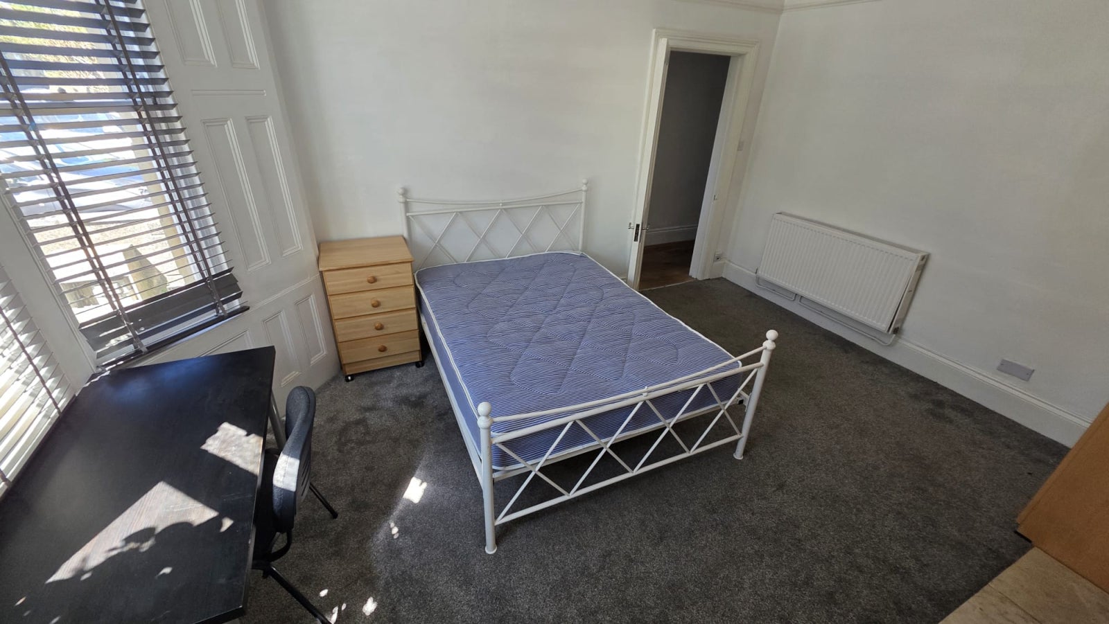 Room Jubilee Road in Weston-super-Mare
