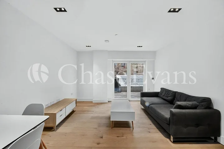 Flat Exchange Gardens in Greater London